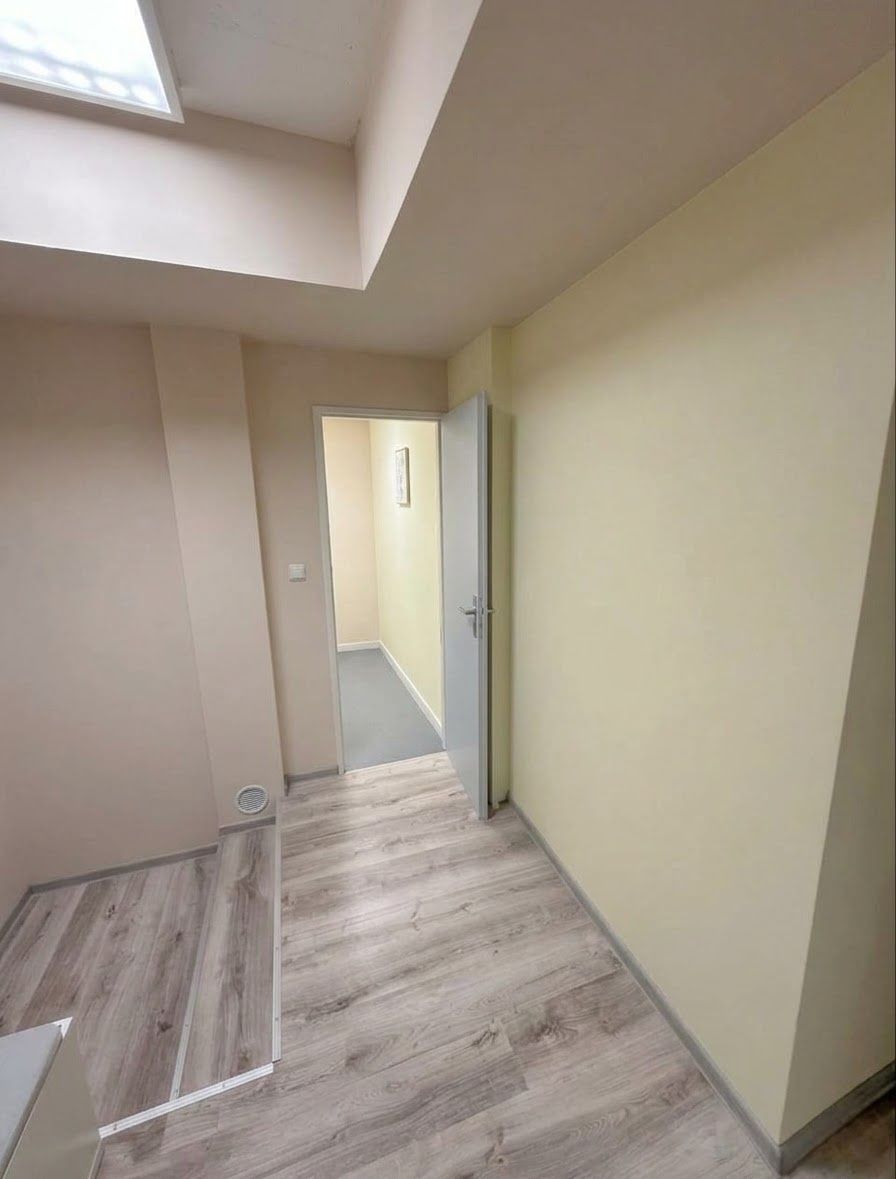 Pronájem komerčního prostoru 90 m², Praha – náhled fotky 2