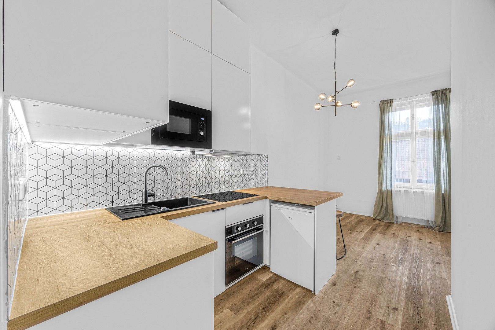 Pronájem bytu 2+kk 43 m², Praha – náhled fotky 2