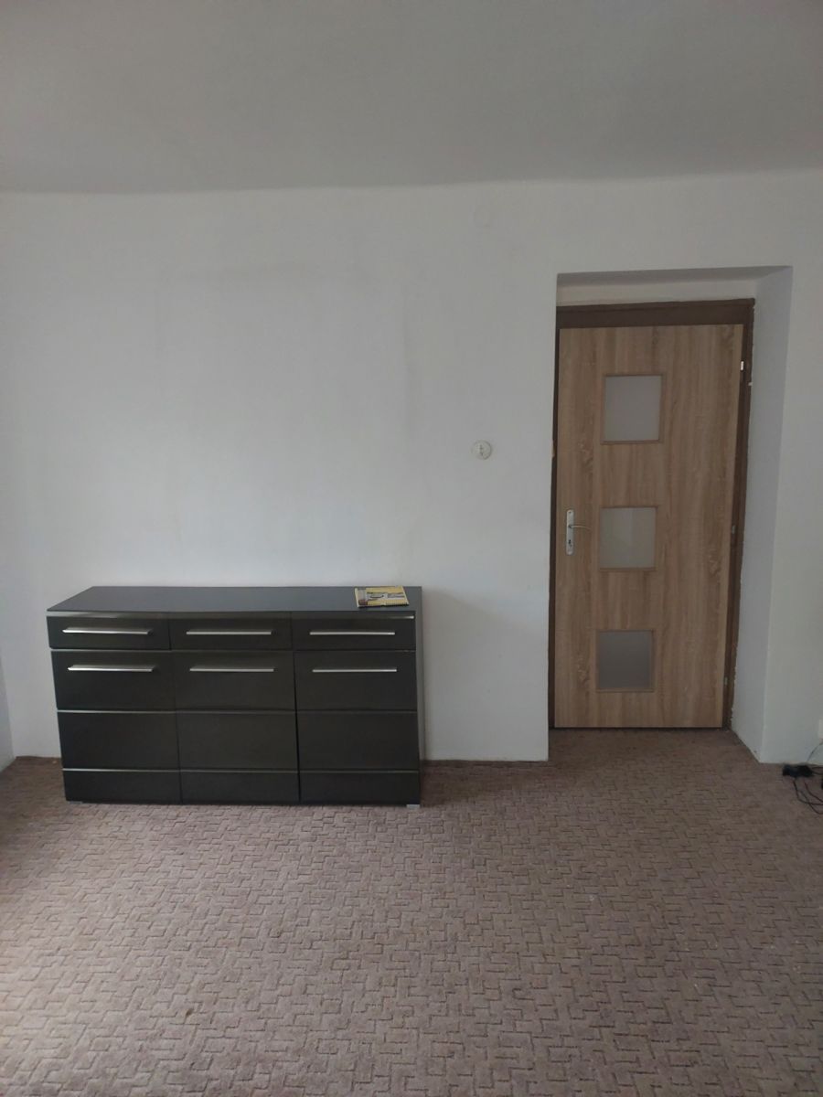 Pronájem bytu 2+1 65 m², Ostrov – náhled fotky 4