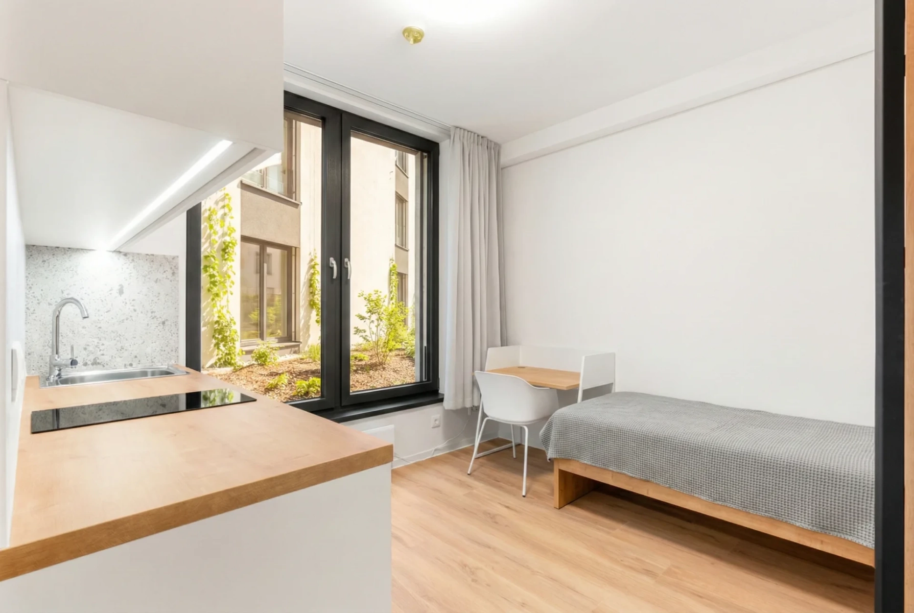 Prodej bytu 1+kk 20 m², Praha – náhled fotky 2