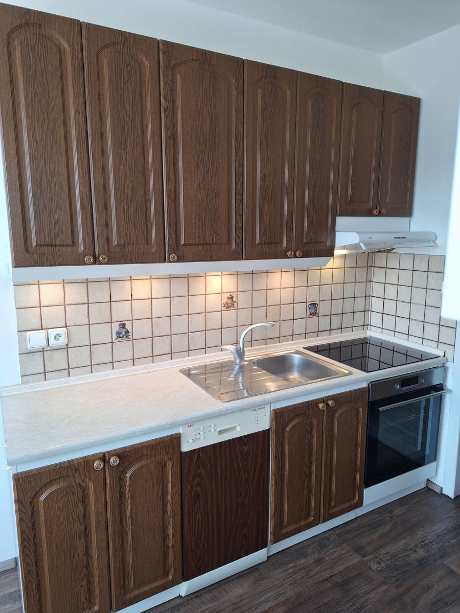 Pronájem bytu 3+1 85 m², Zlín – náhled fotky 2