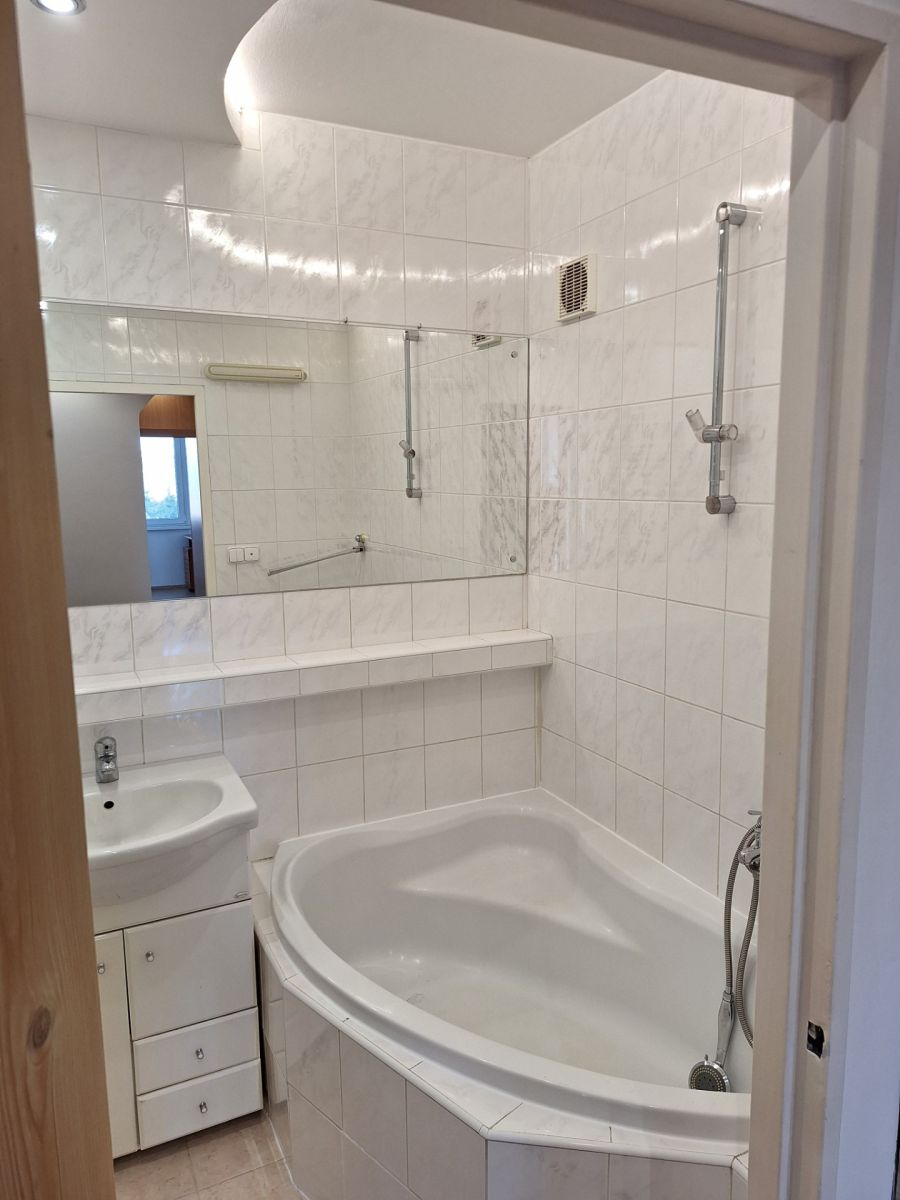 Pronájem bytu 3+1 85 m², Zlín – náhled fotky 4