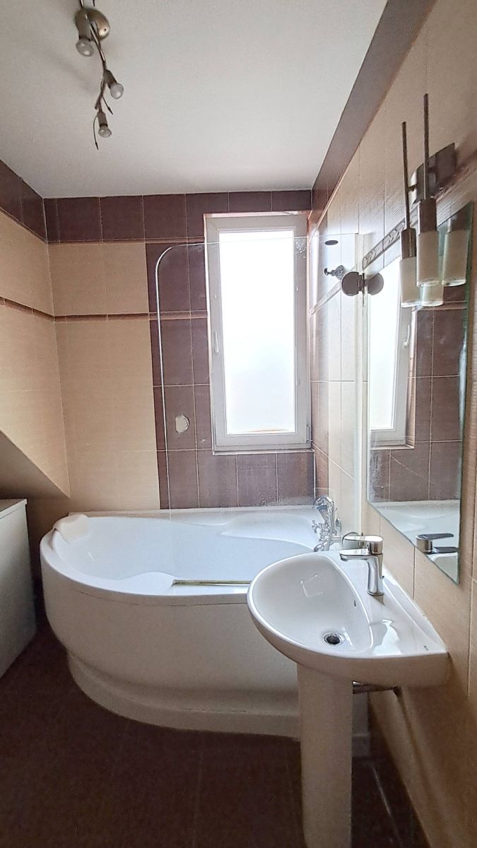 Pronájem bytu 1+kk 50 m², Praha – náhled fotky 2
