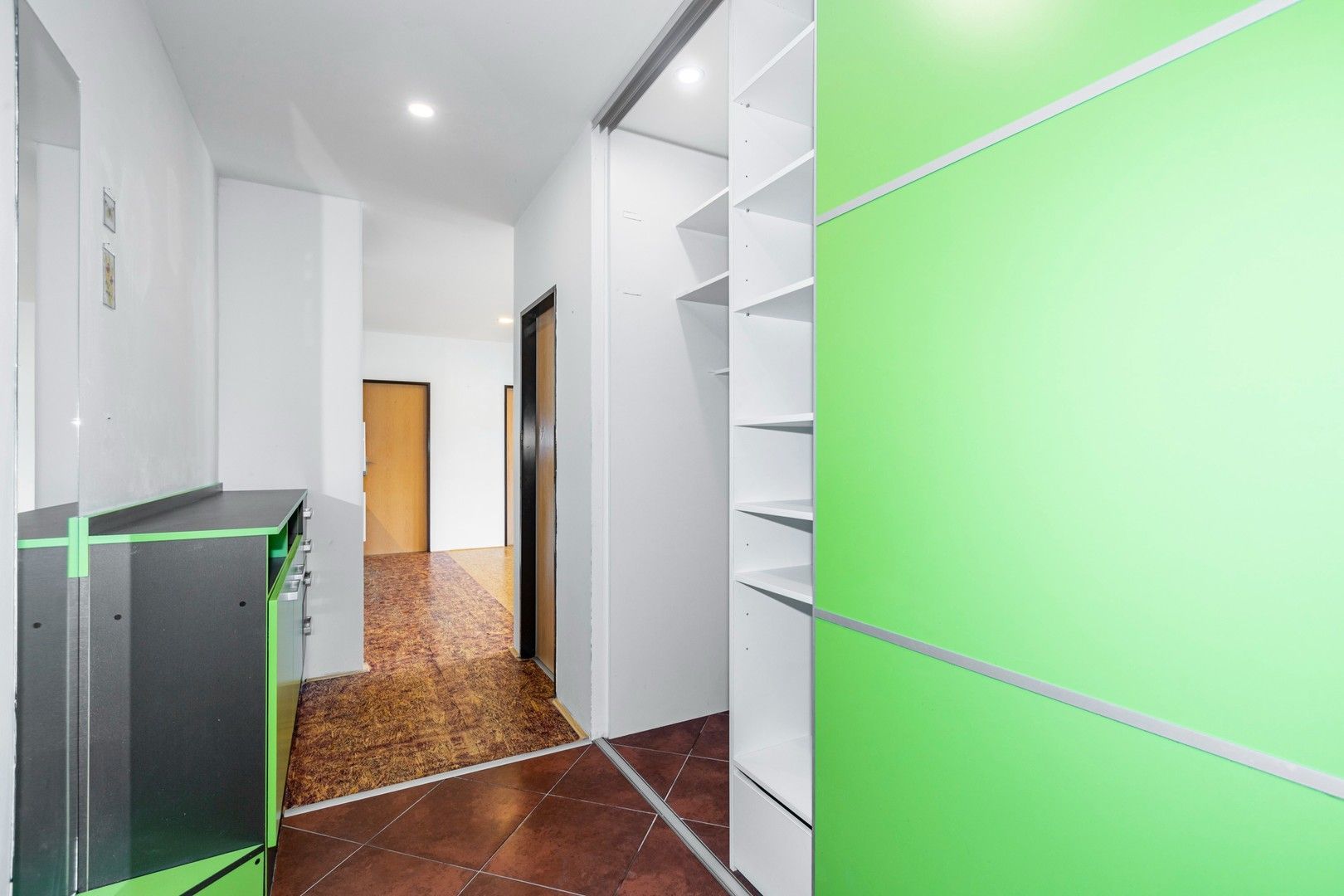 Pronájem bytu 3+kk 70 m², Milovice – náhled fotky 20