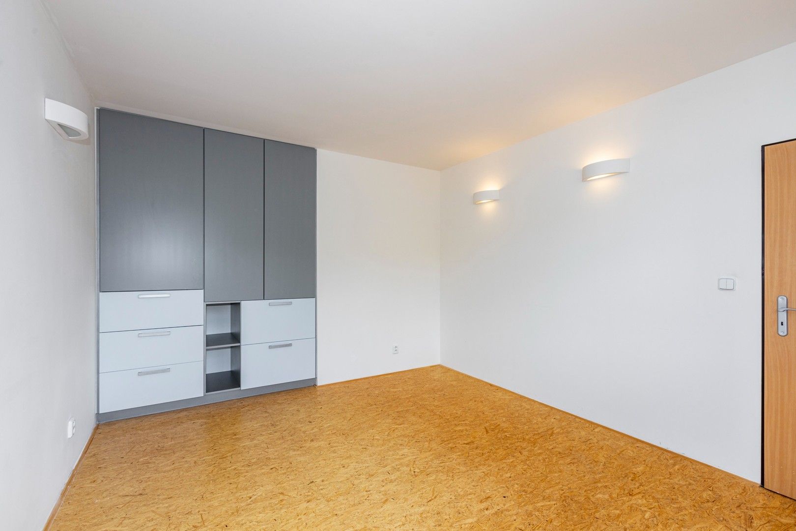 Pronájem bytu 3+kk 70 m², Milovice – náhled fotky 13
