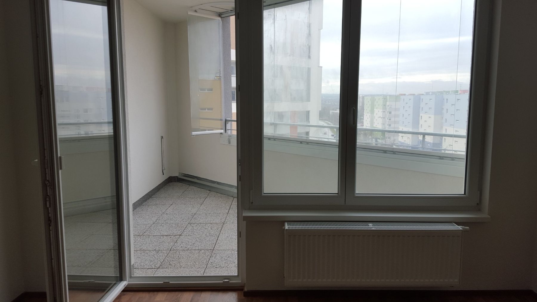 Pronájem bytu 1+kk 37 m², Praha – náhled fotky 3