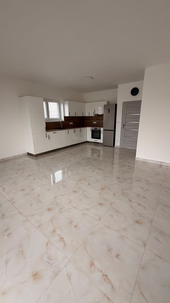 Pronájem domu 4+kk 120 m², Chrášťany – náhled fotky 5