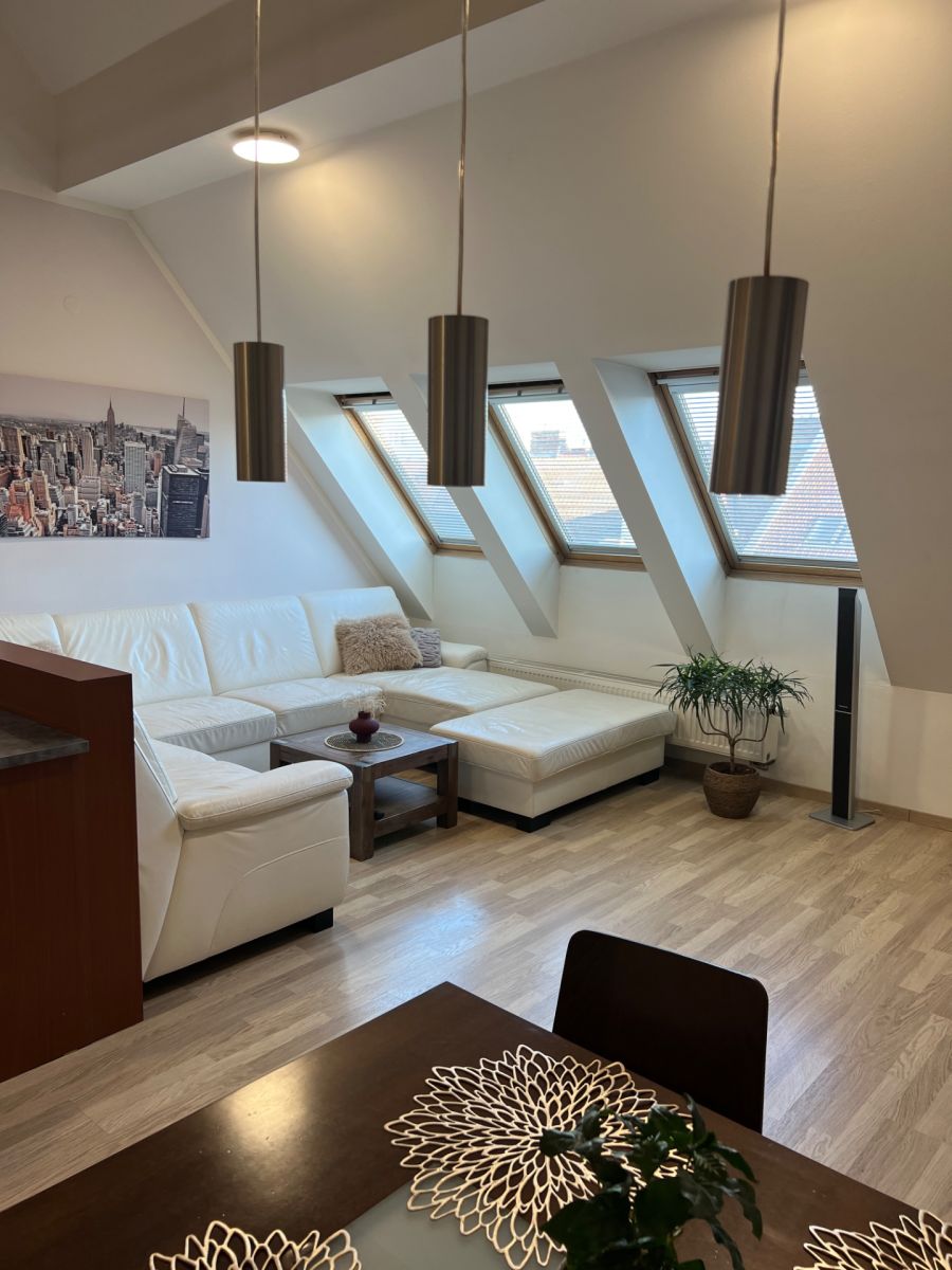 Piso de 2 habitaciones, 115 m²