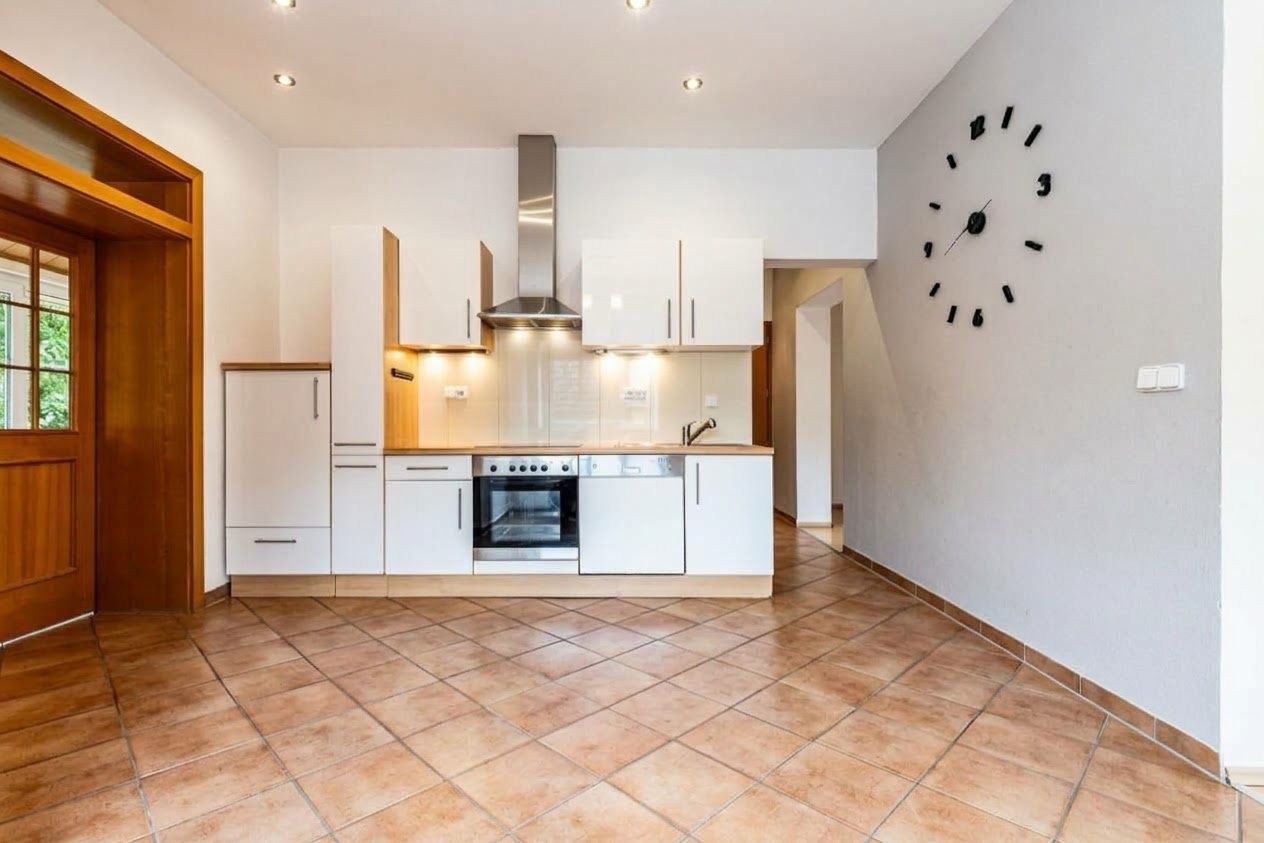 Prodej domu ostatni 600 m², Borač – náhled fotky 11