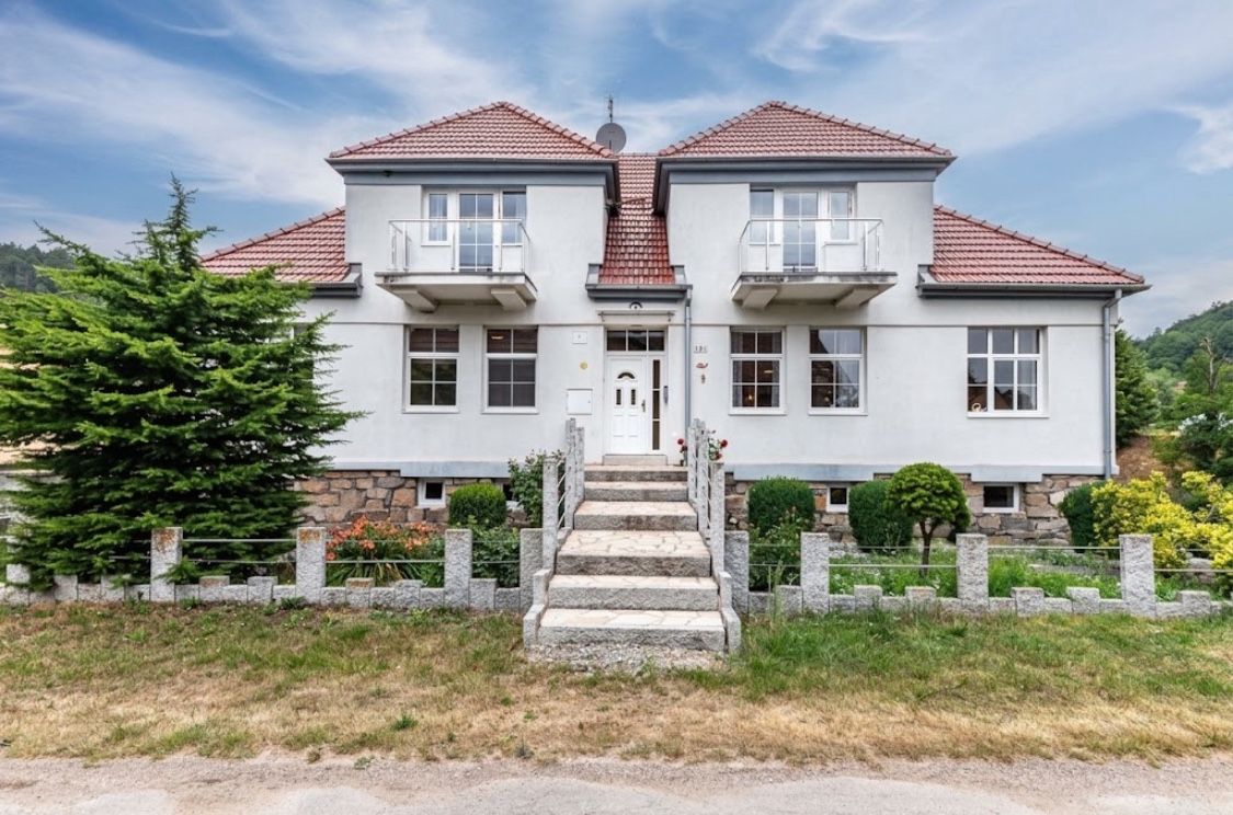 Casa, 600 m², terreno 1800 m²