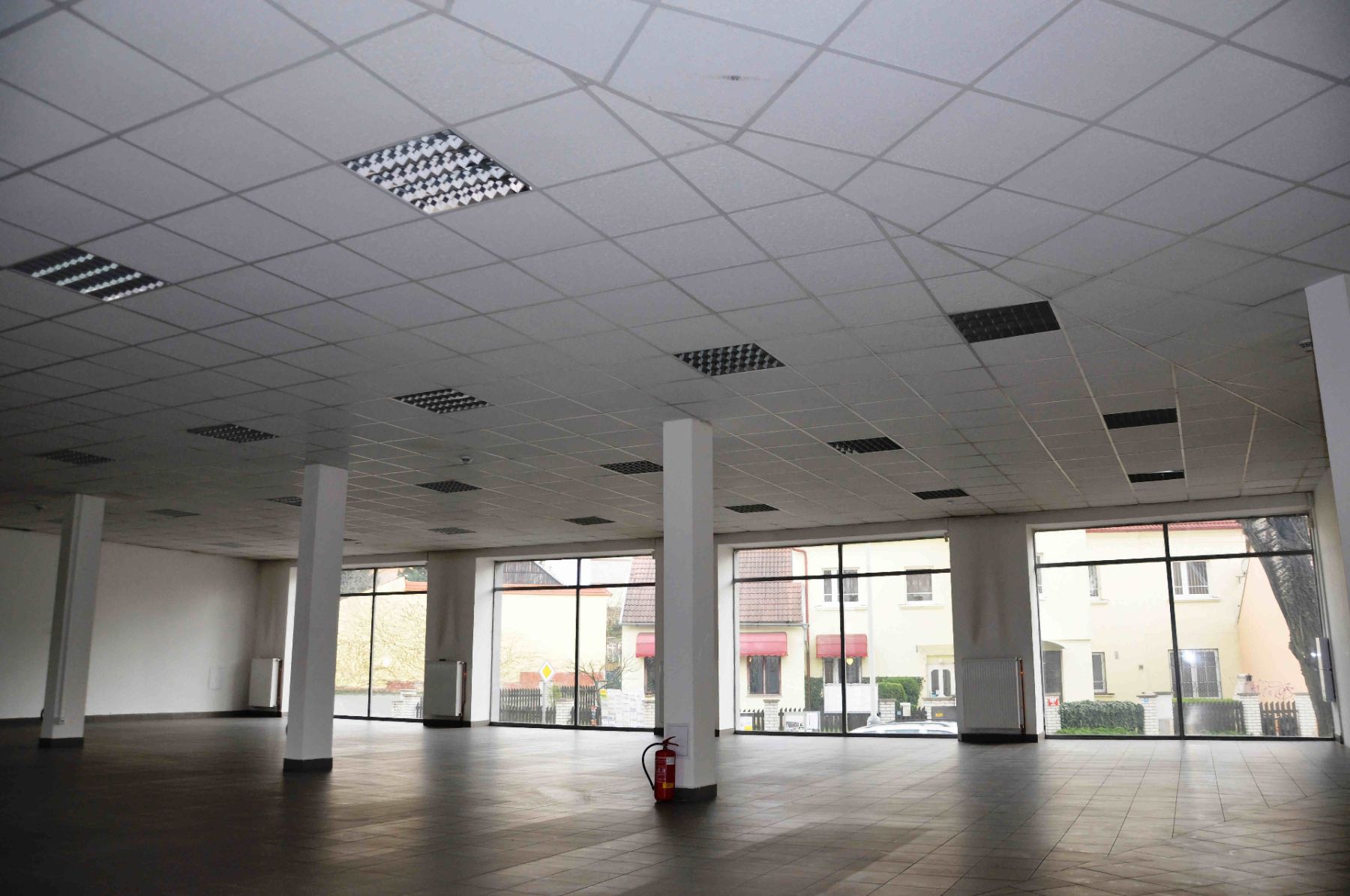 Pronájem komerčního prostoru 700 m², Praha – náhled fotky 2