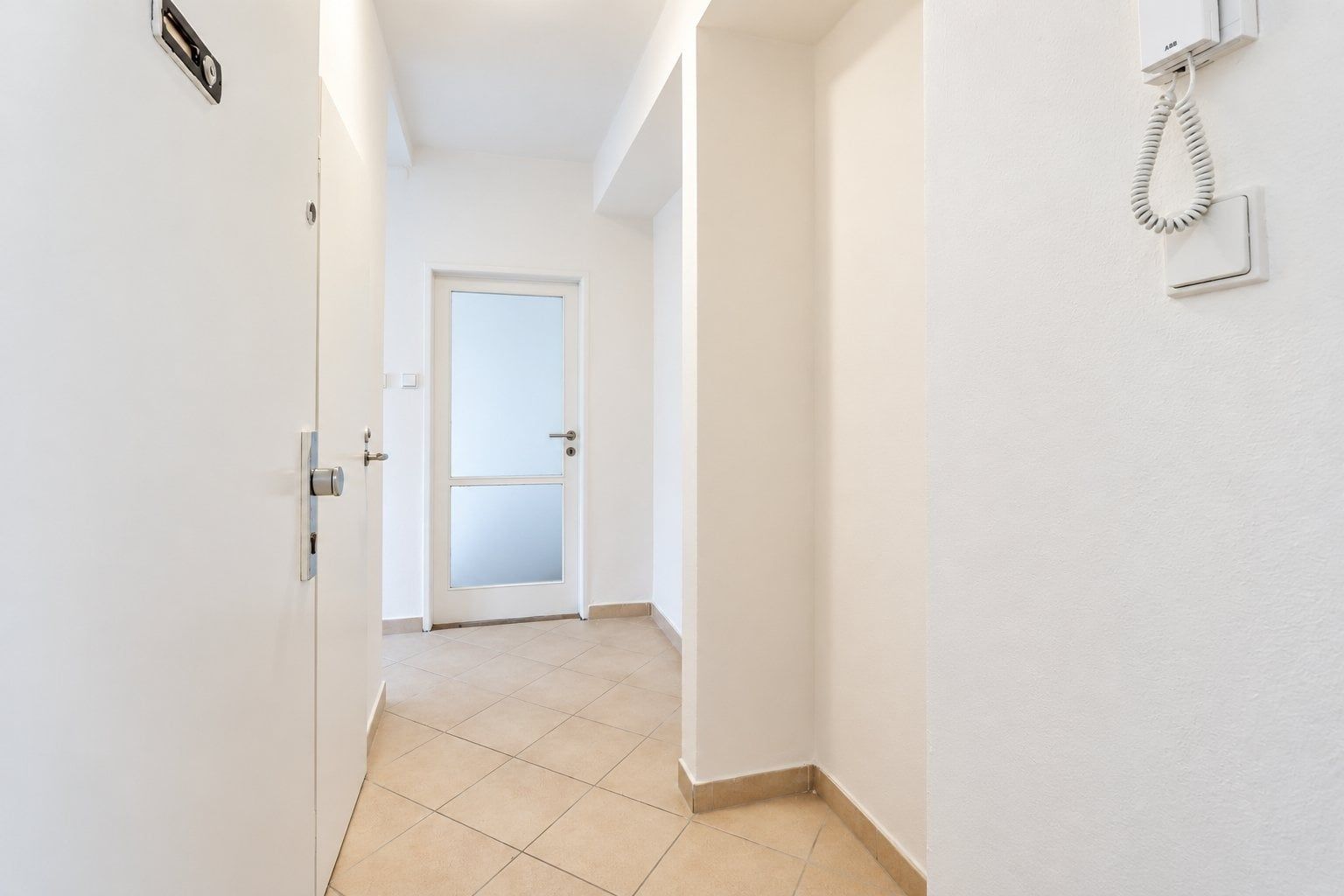 Pronájem bytu 2+1 50 m², Praha – náhled fotky 12