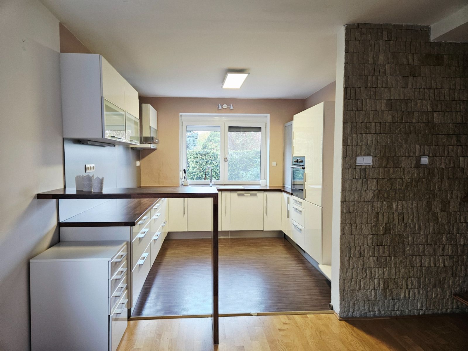 Pronájem bytu 5+kk 193 m², Praha – náhled fotky 2