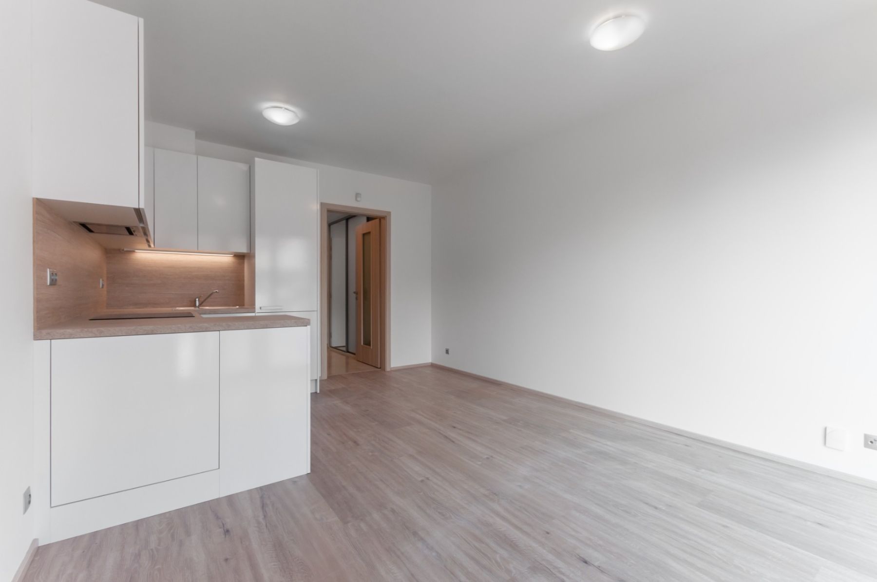 Pronájem bytu 1+kk 28 m², Praha – náhled fotky 3