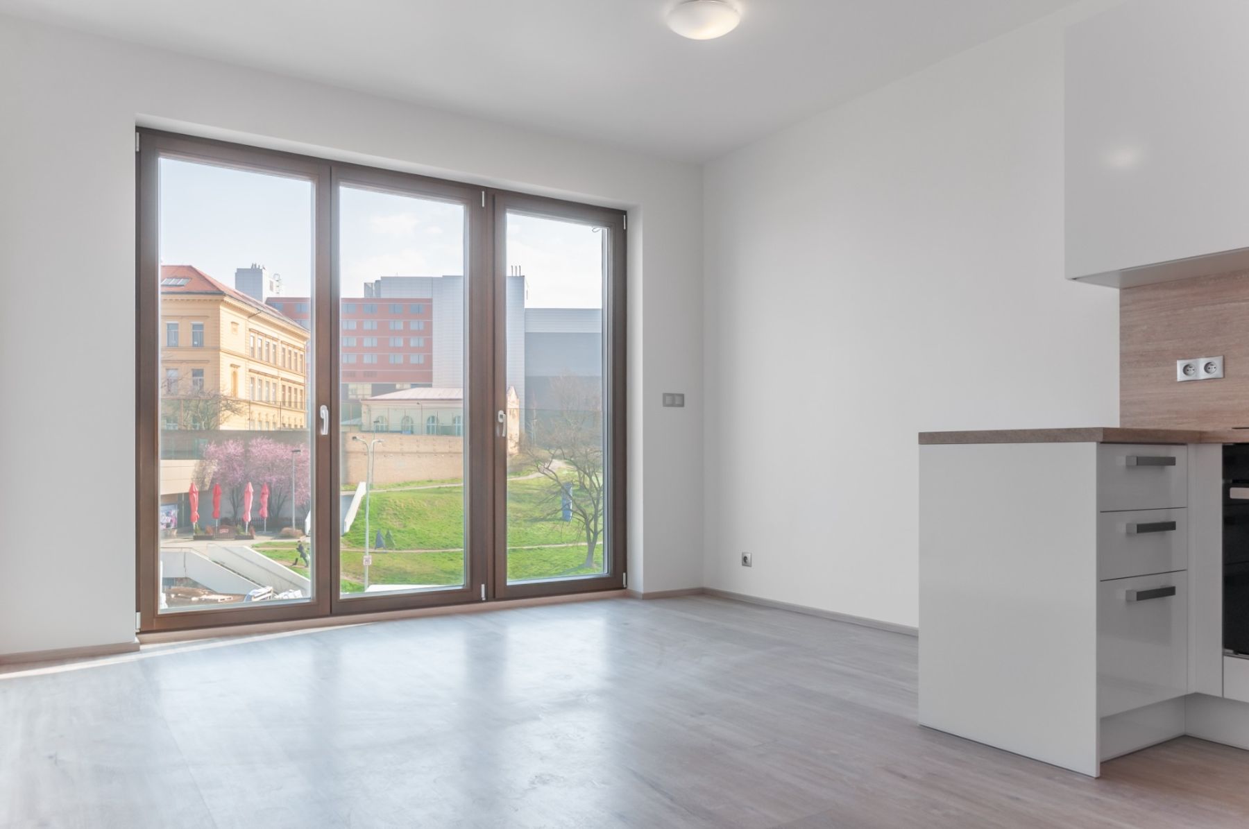 Pronájem bytu 1+kk 28 m², Praha – náhled fotky 5