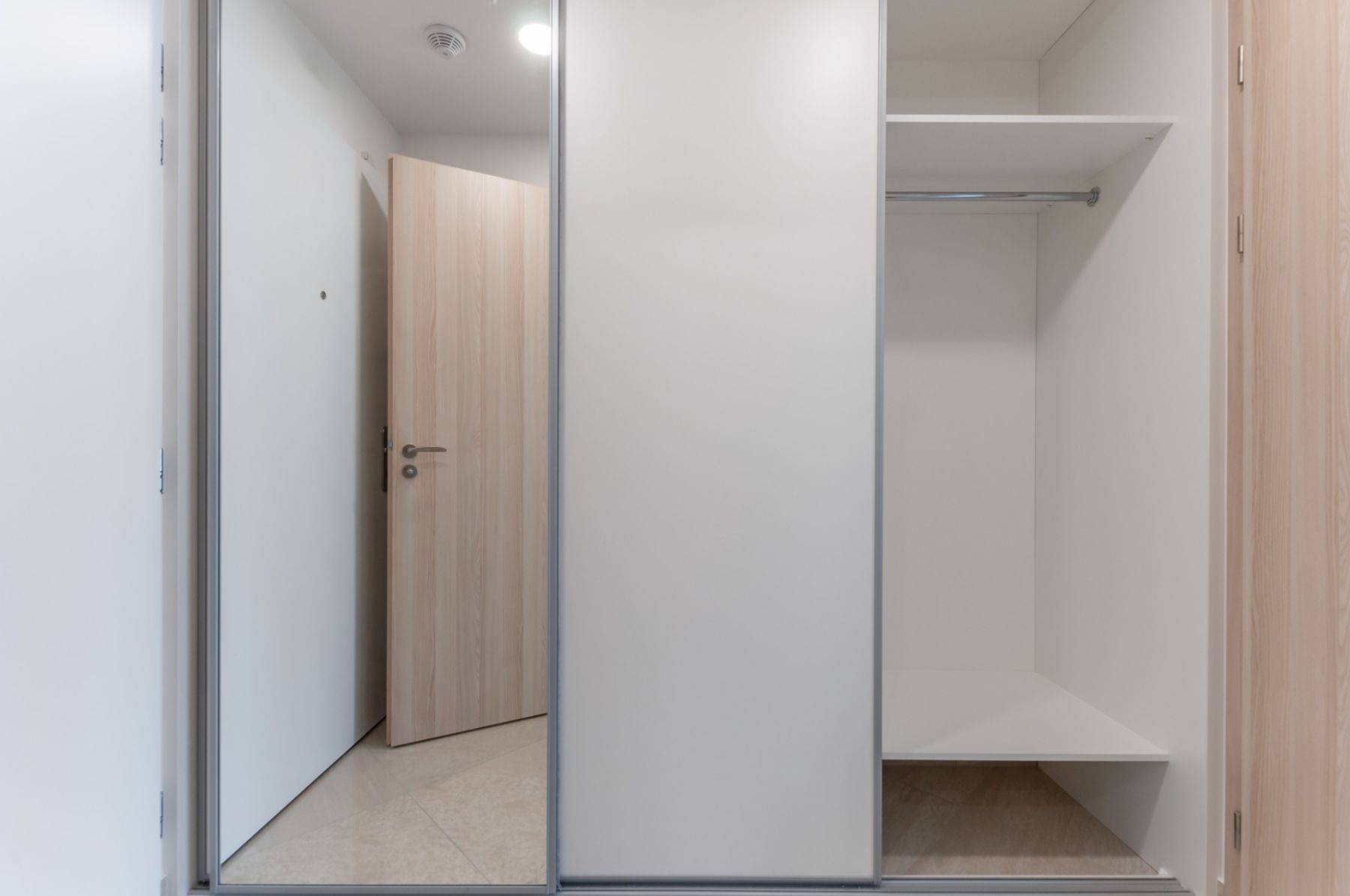 Pronájem bytu 1+kk 28 m², Praha – náhled fotky 9