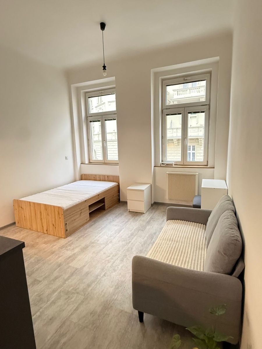 Prodej bytu 1+kk 25 m², Praha – náhled fotky 2