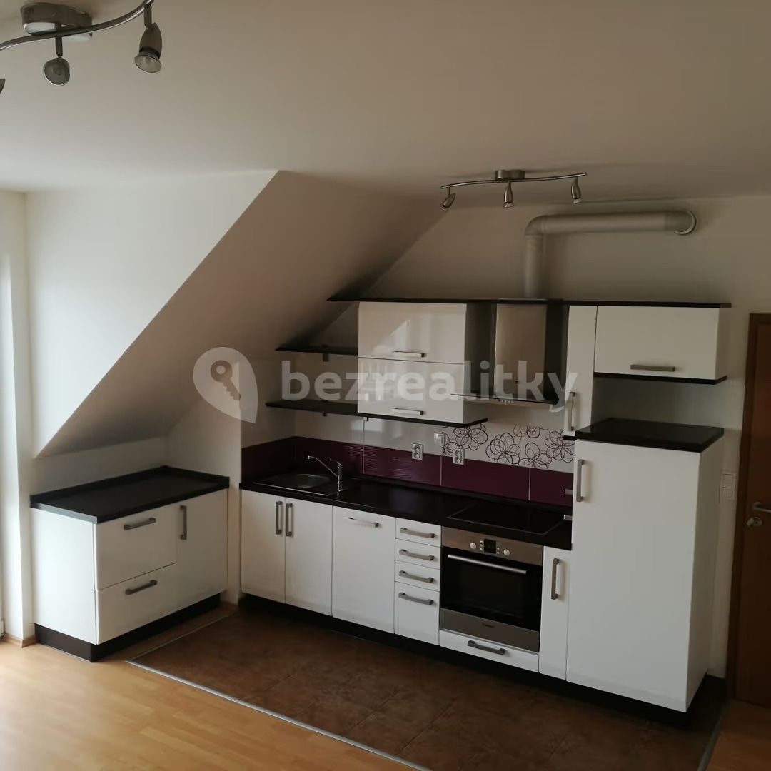 Pronájem bytu 1+kk 32 m²