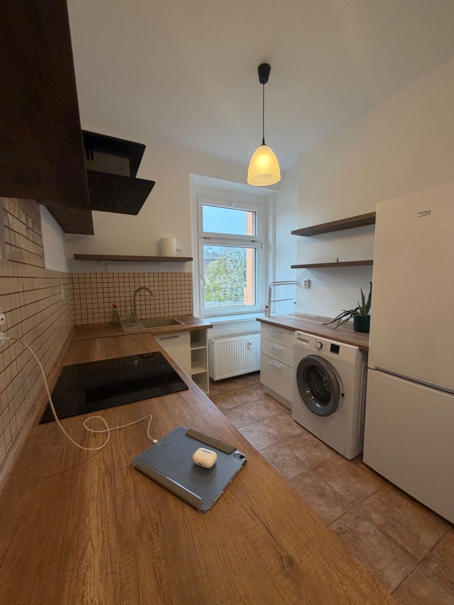 Pronájem bytu 1+1, 30 m² (2 z 7)