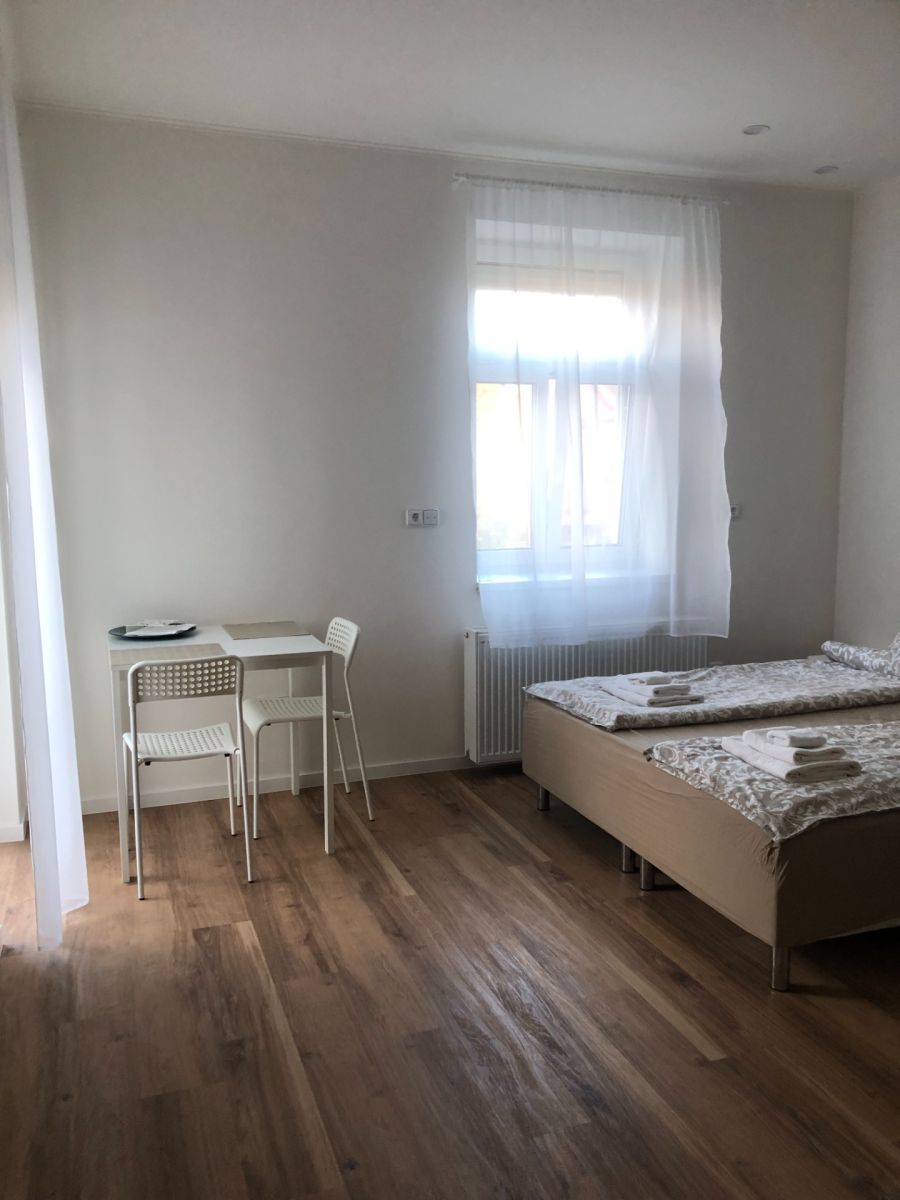 Pronájem bytu garsoniera 34 m², Praha – náhled fotky 2
