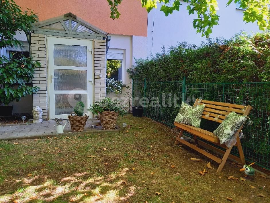 Pronájem bytu 1+kk 30 m²
