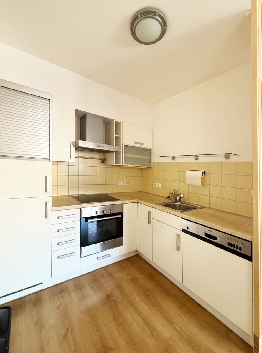 Pronájem bytu 2+kk 50 m² — photo 3