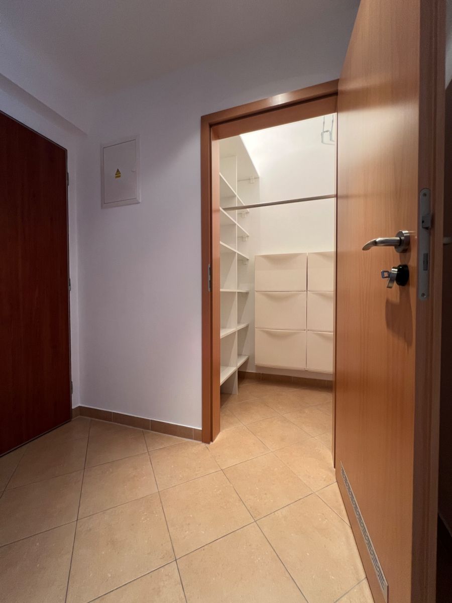 Pronájem bytu 1+kk 32 m² — photo 4