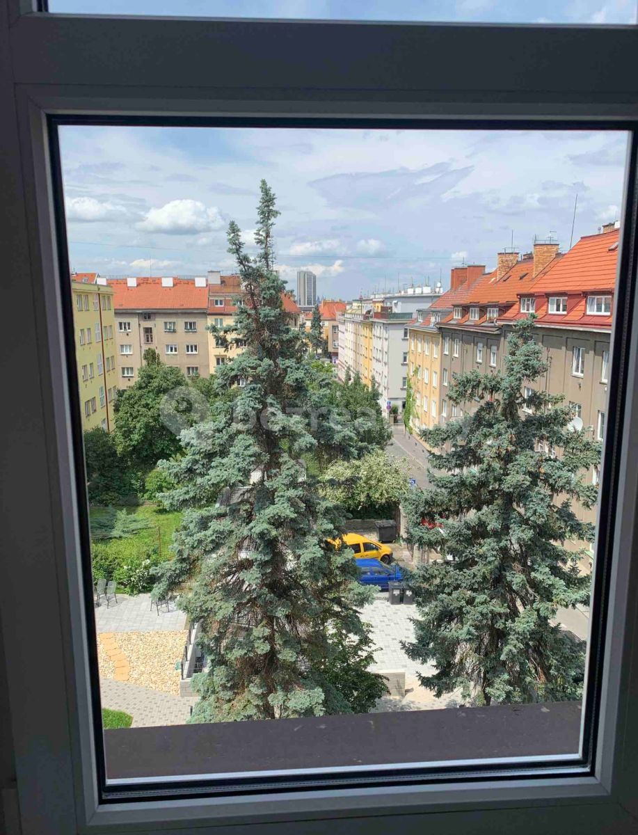 Pronájem bytu 2+kk 50 m² — photo 3