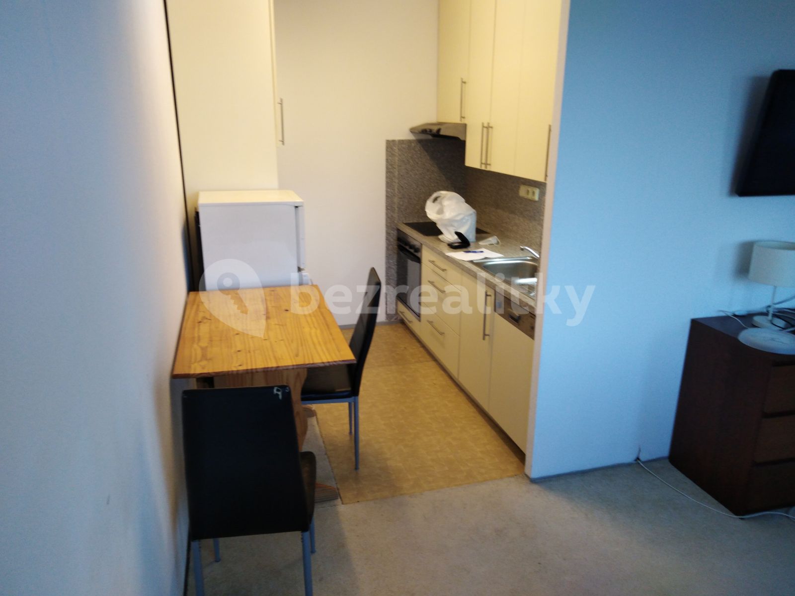 Pronájem bytu garsoniera 36 m², Praha – náhled fotky 2
