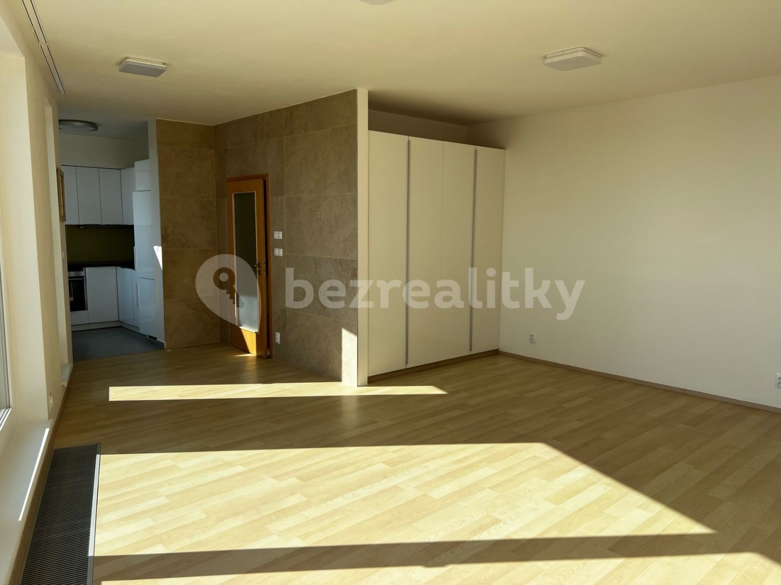Pronájem bytu 1+kk 44 m² — photo 2