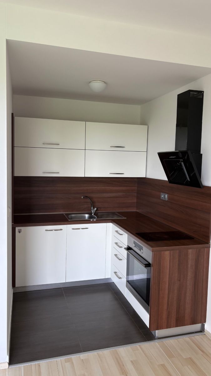 Pronájem bytu 1+kk 37 m² — photo 2