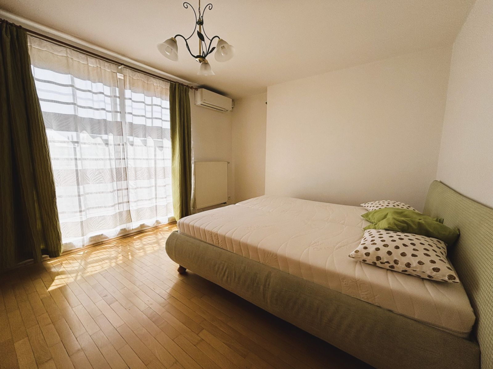 Pronájem bytu 5+kk 240 m² — photo 3