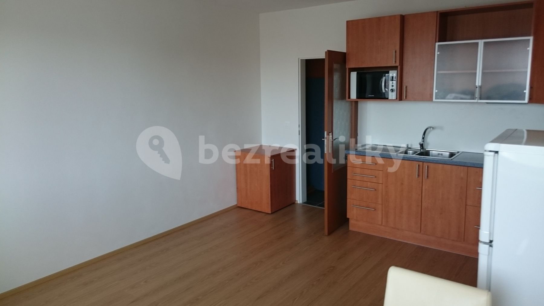 Pronájem bytu 1+kk 27 m² — photo 3