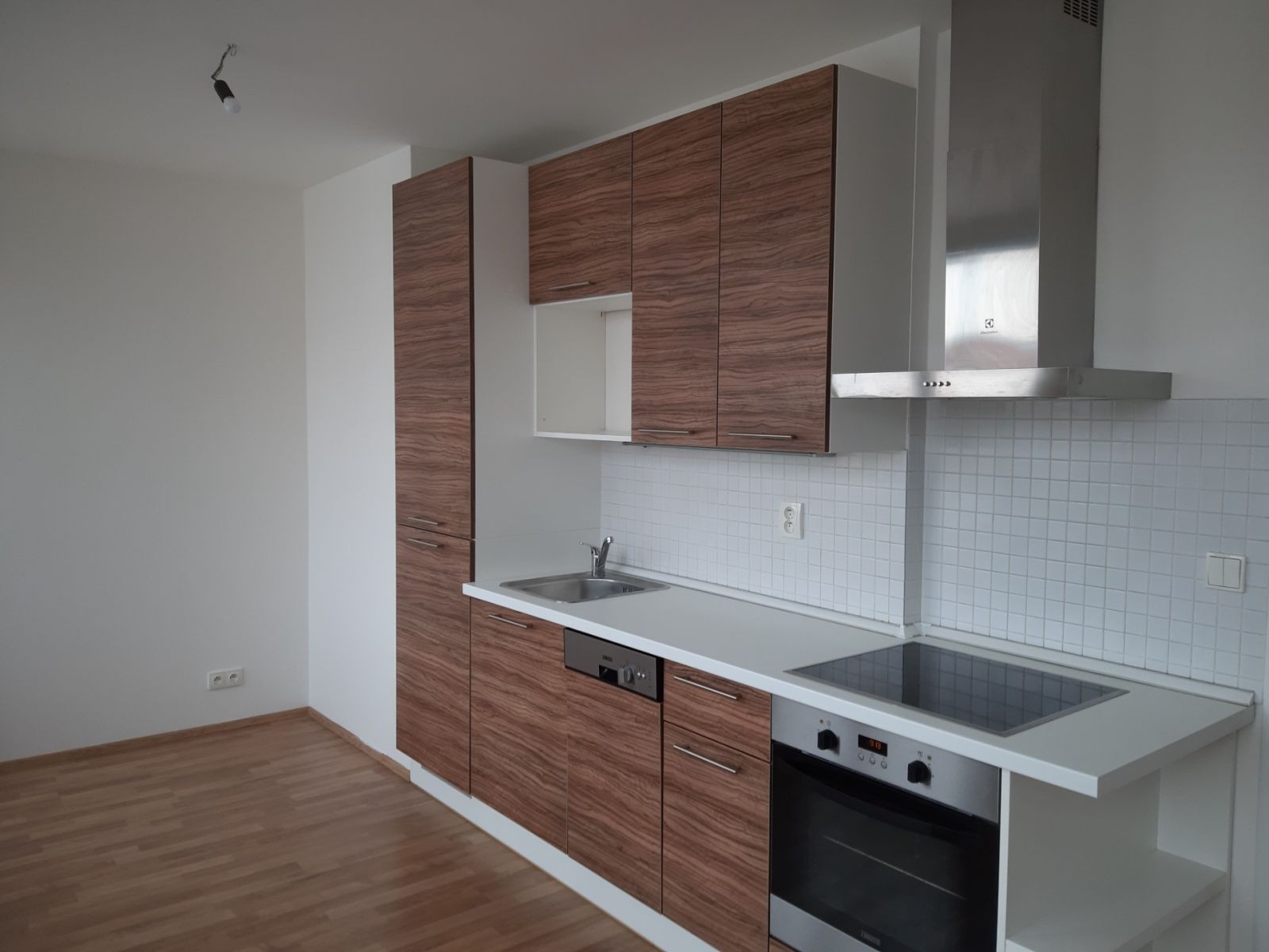 Pronájem bytu 1+kk 37 m² — photo 3