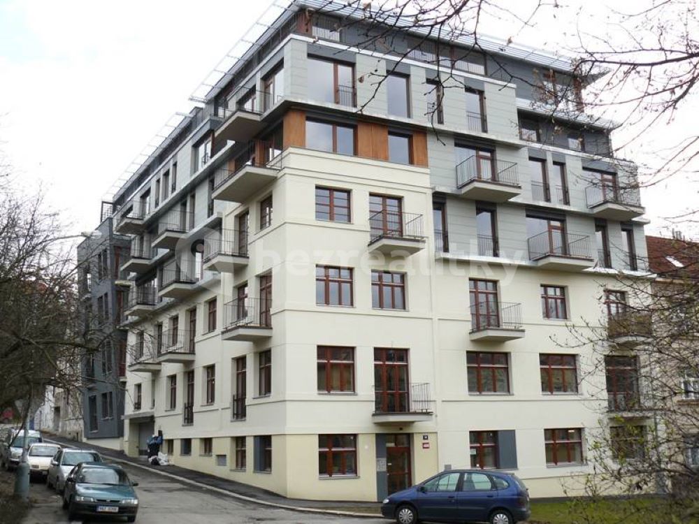 Pronájem bytu 1+kk 35 m²
