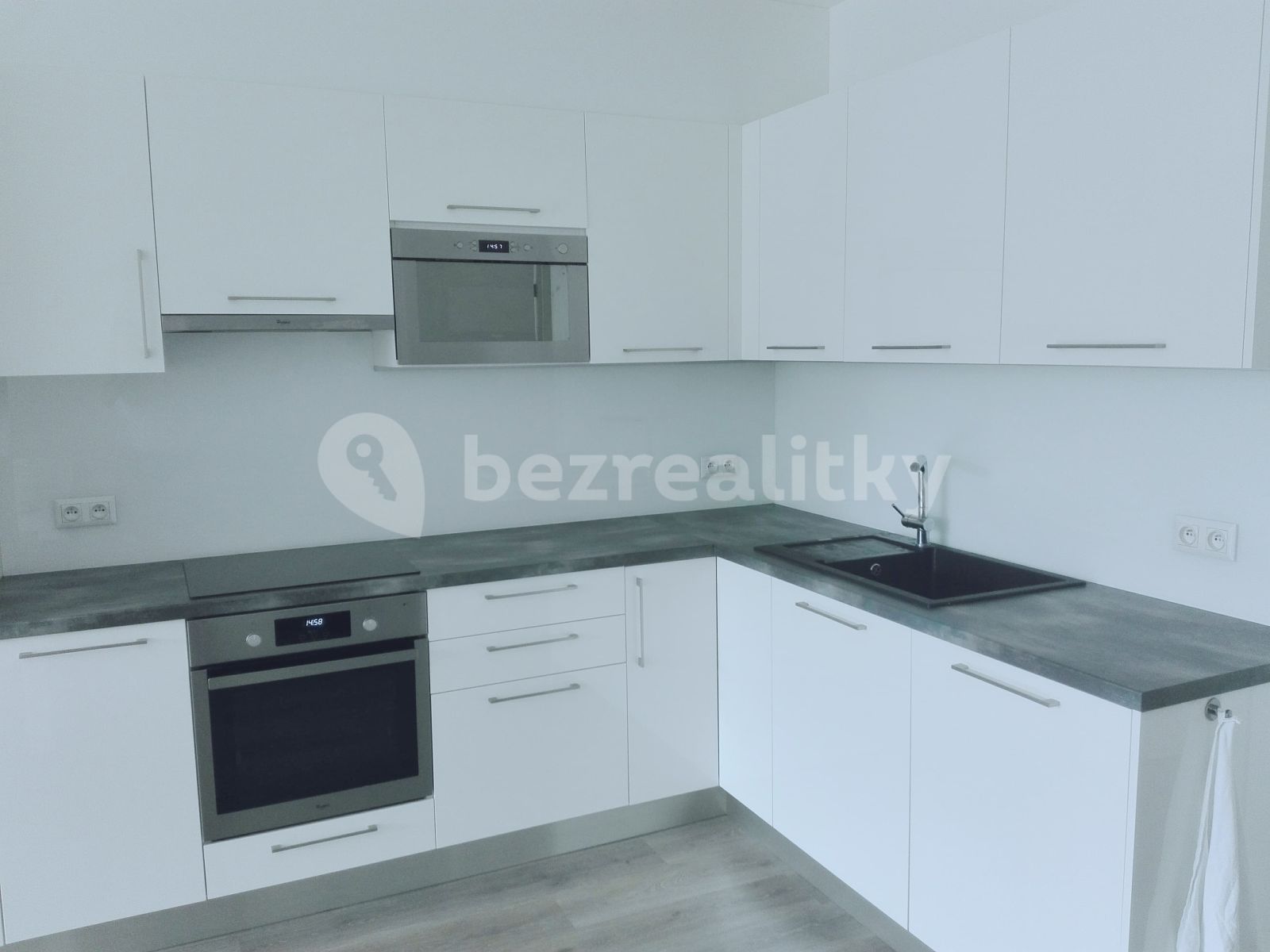 Pronájem bytu 3+kk 80 m² — photo 4