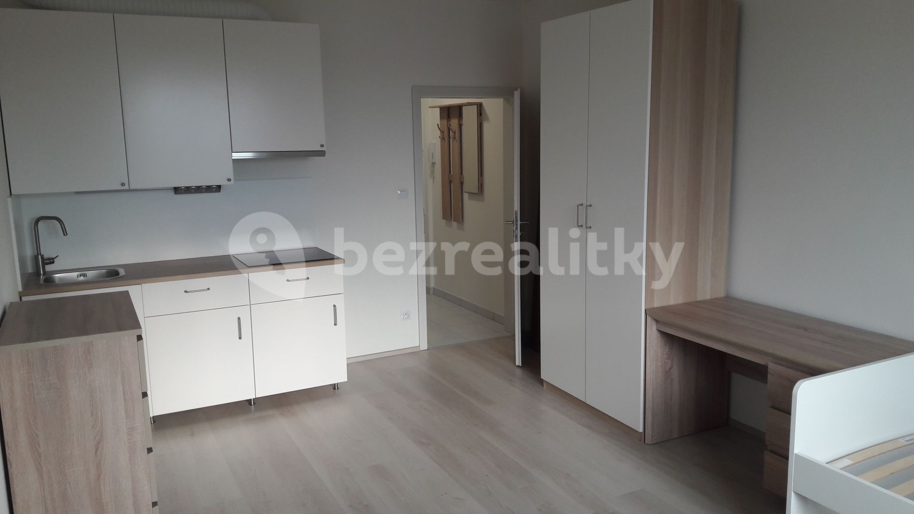 Pronájem bytu 1+kk 28 m²