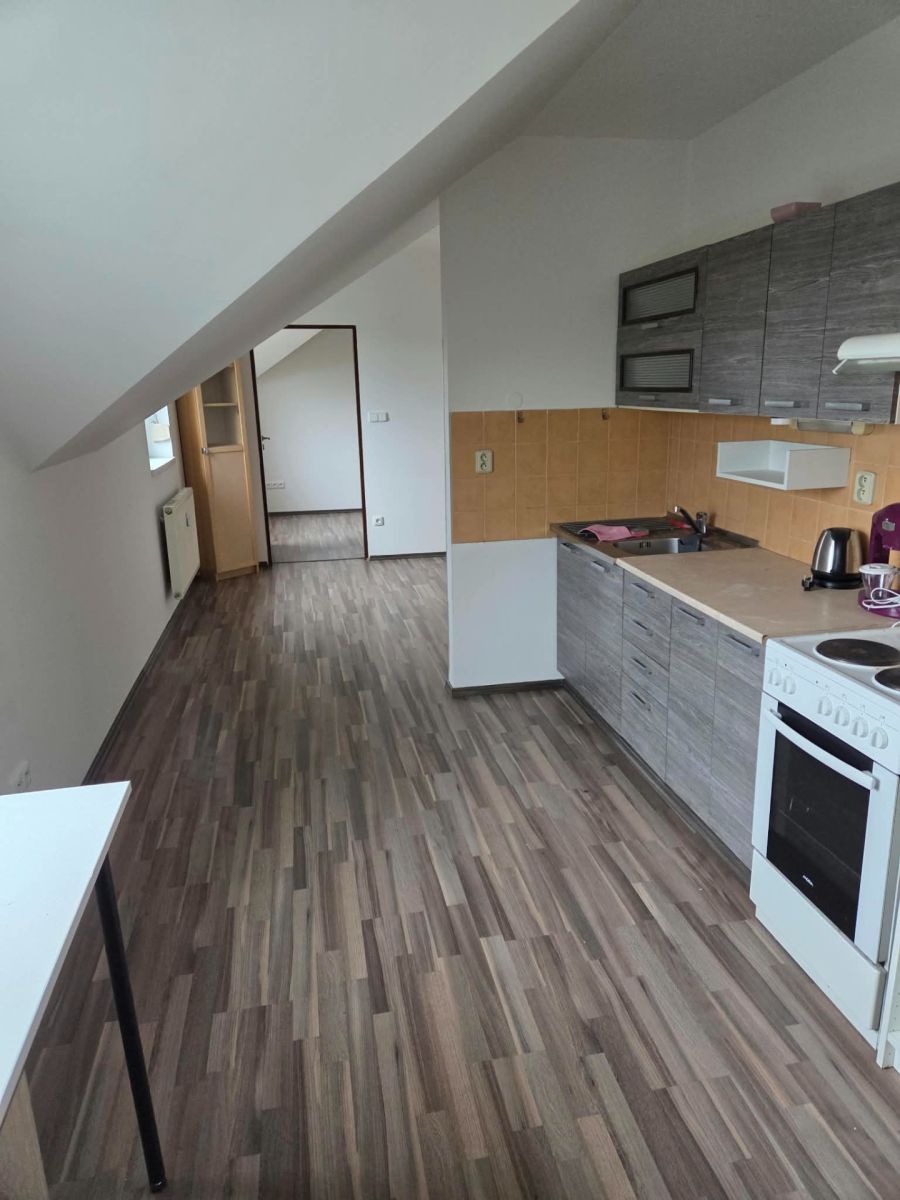 Pronájem bytu 2+kk, 43 m², Praha