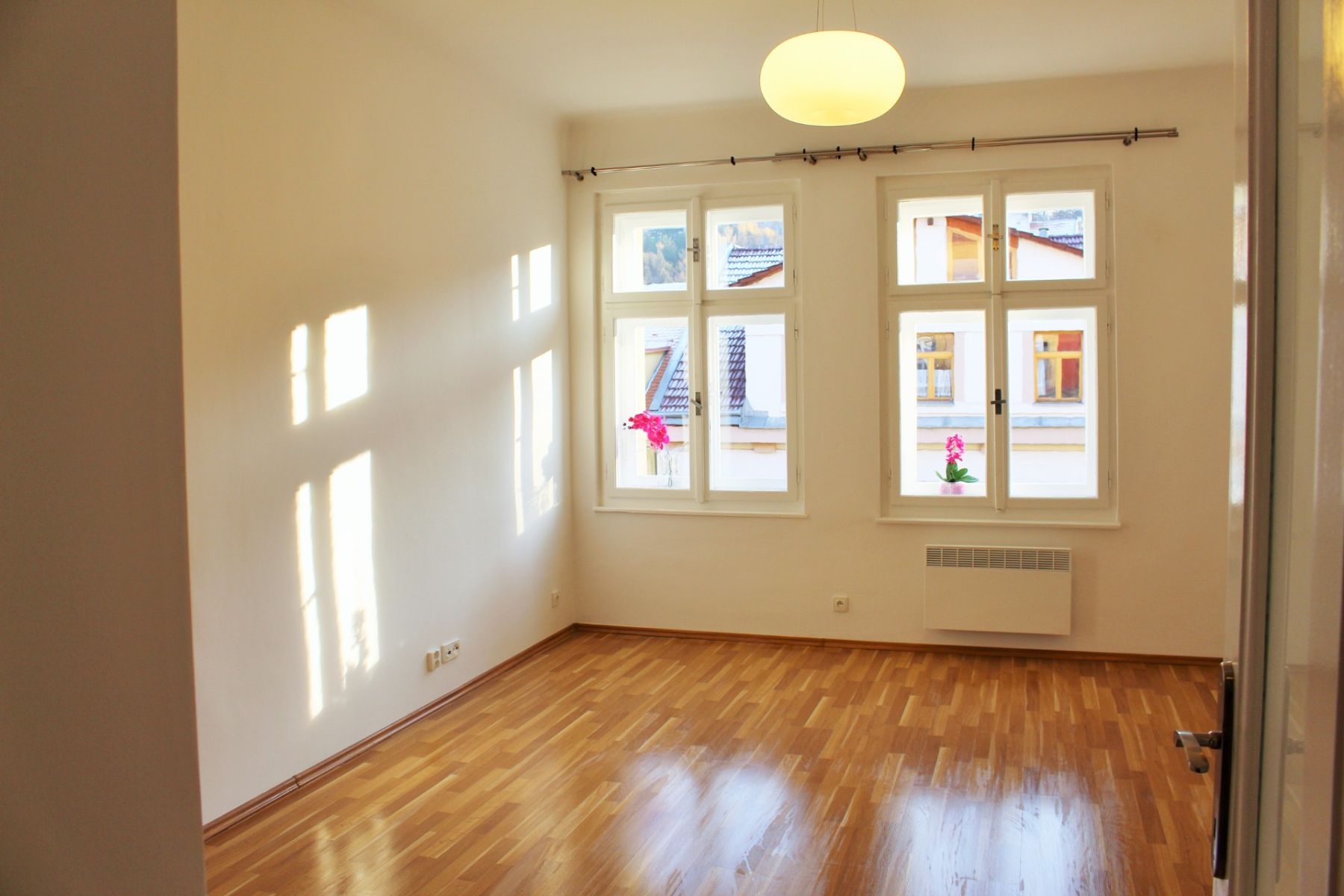 Pronájem bytu 1+1 40 m² — photo 2