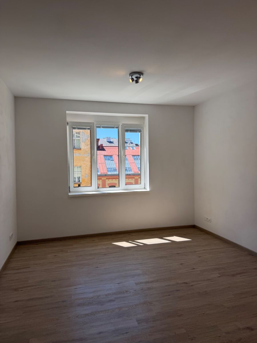Pronájem bytu 1+kk 28 m²