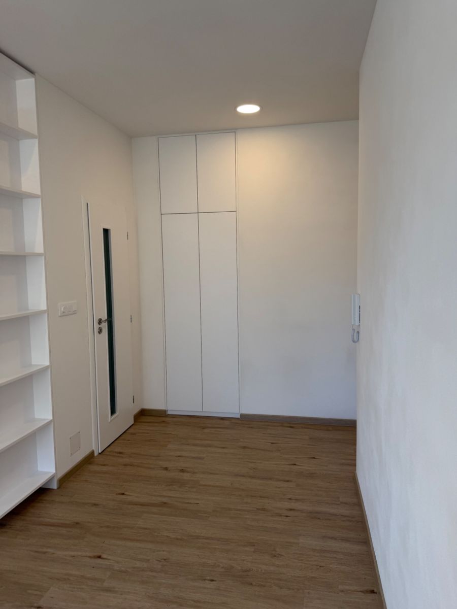 Pronájem bytu 1+kk 28 m² — photo 3