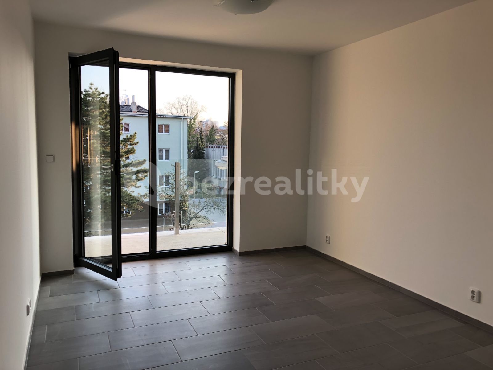 Pronájem bytu 2+kk 69 m² — photo 3