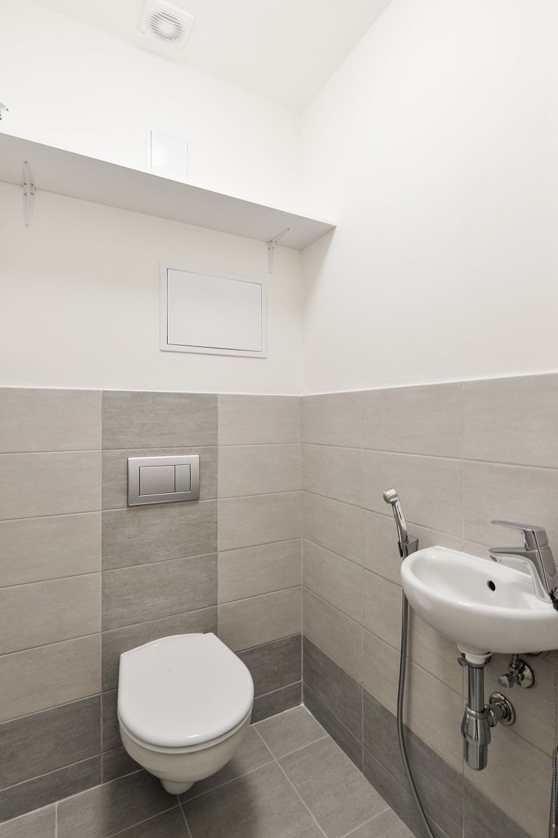 Pronájem bytu 2+kk 52 m² — photo 2