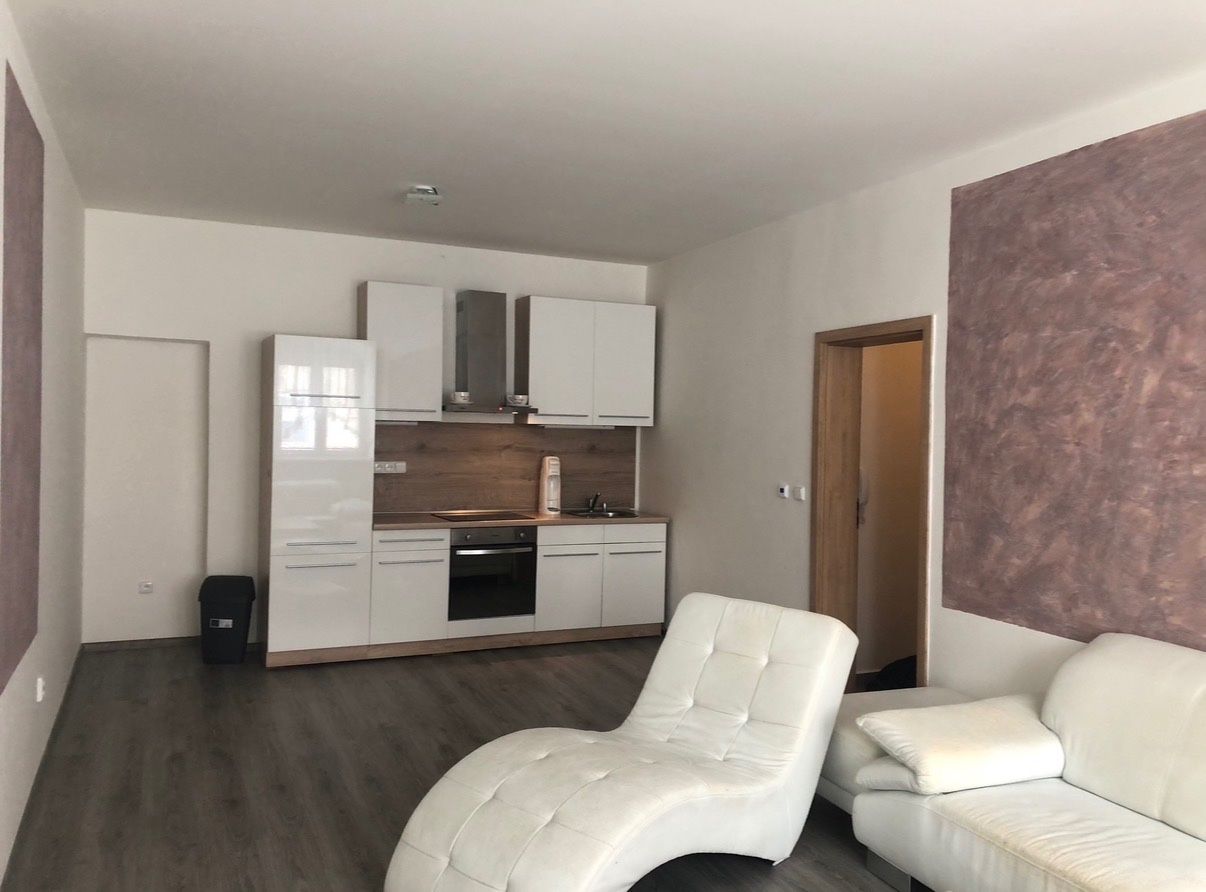Pronájem bytu 2+kk 60 m² — photo 3