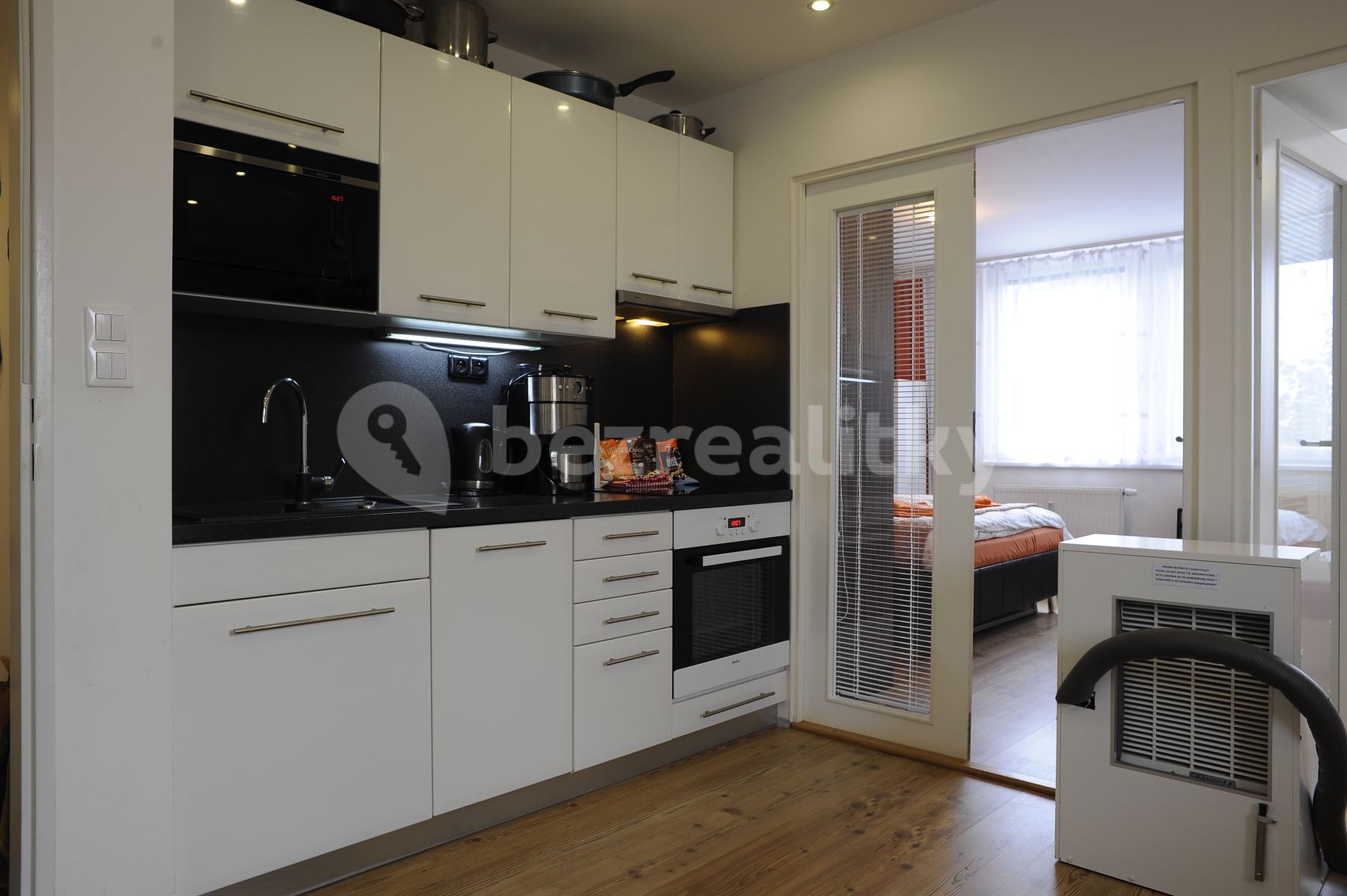 Pronájem bytu 3+kk 42 m² — photo 4