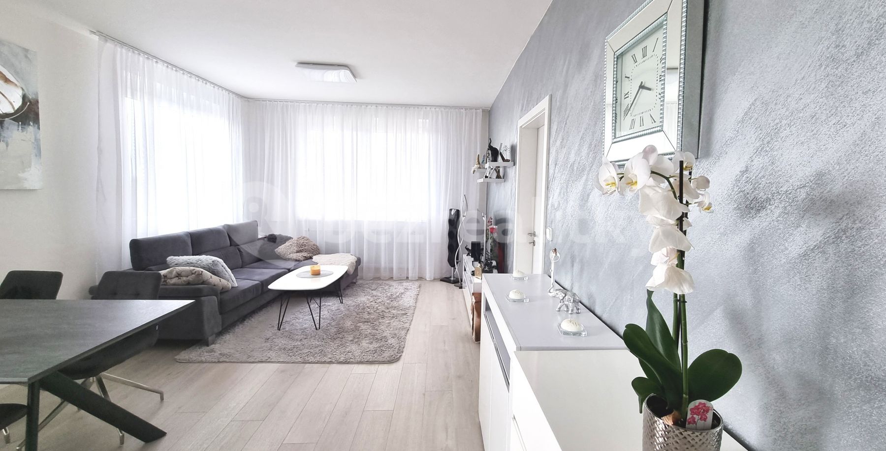 Pronájem bytu 2+kk 56 m² — photo 2
