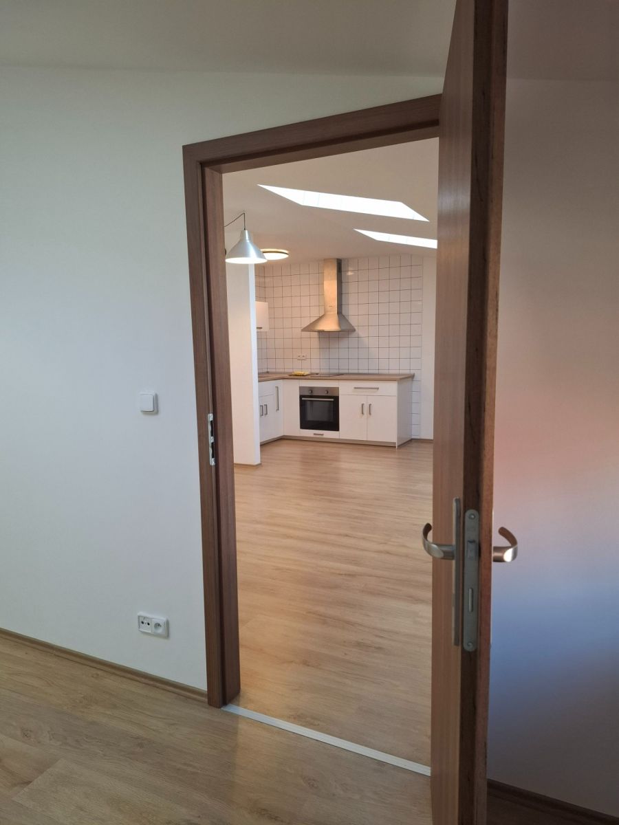 Pronájem bytu 2+kk 66 m² — photo 2