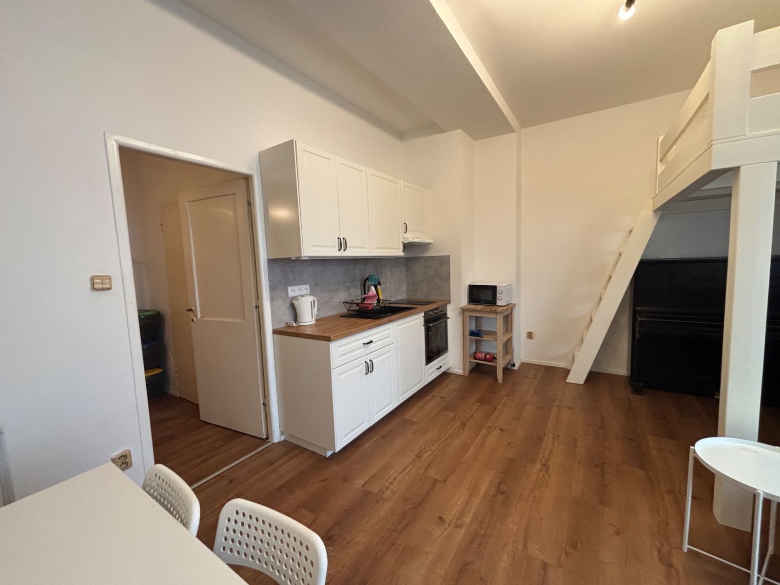 Pronájem bytu 1+kk 34 m² — photo 5
