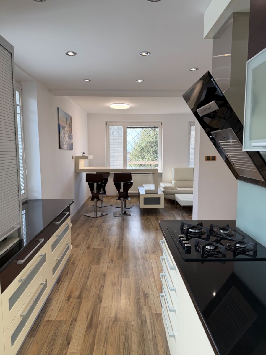 Квартира 4+1 в оренду, 92 м² (14 з 17)