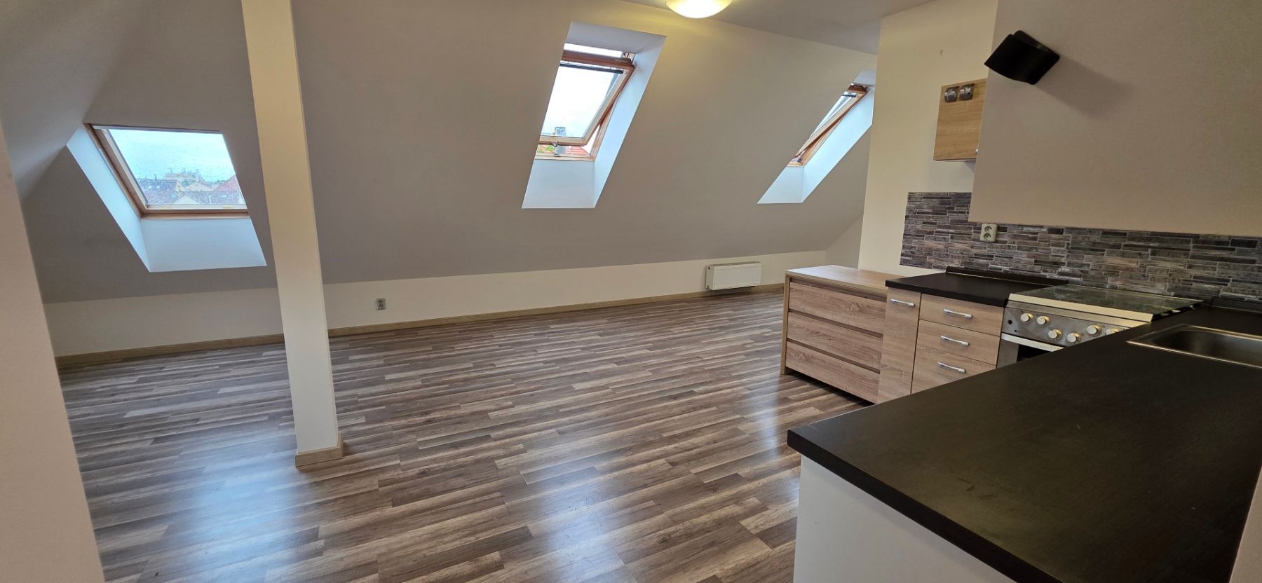 Pronájem bytu 3+kk 75 m² — photo 4